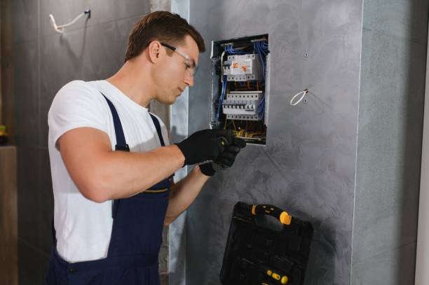 Best Affordable Emergency Electrician  in Clarion, IA